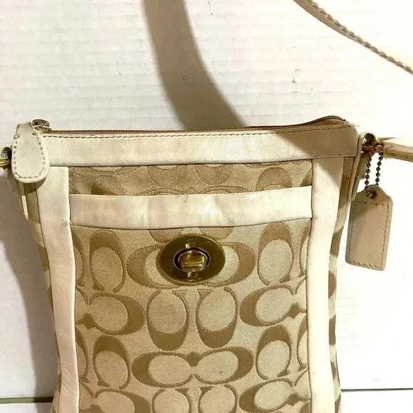 Coach vintage CC signature print canvas crossbody handbag - Picture 4 of 9